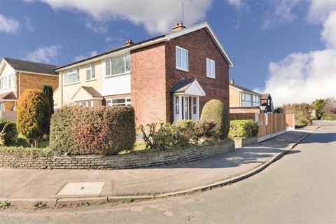33 Badgers Way, Benfleet, SS7 1TP
