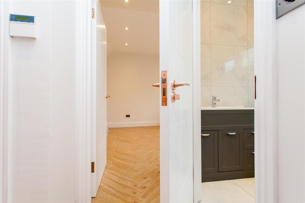 Hollybush Place (14).jpg