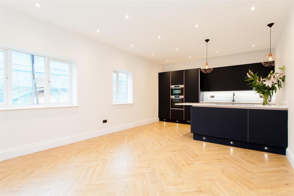 Lounge/Kitchen