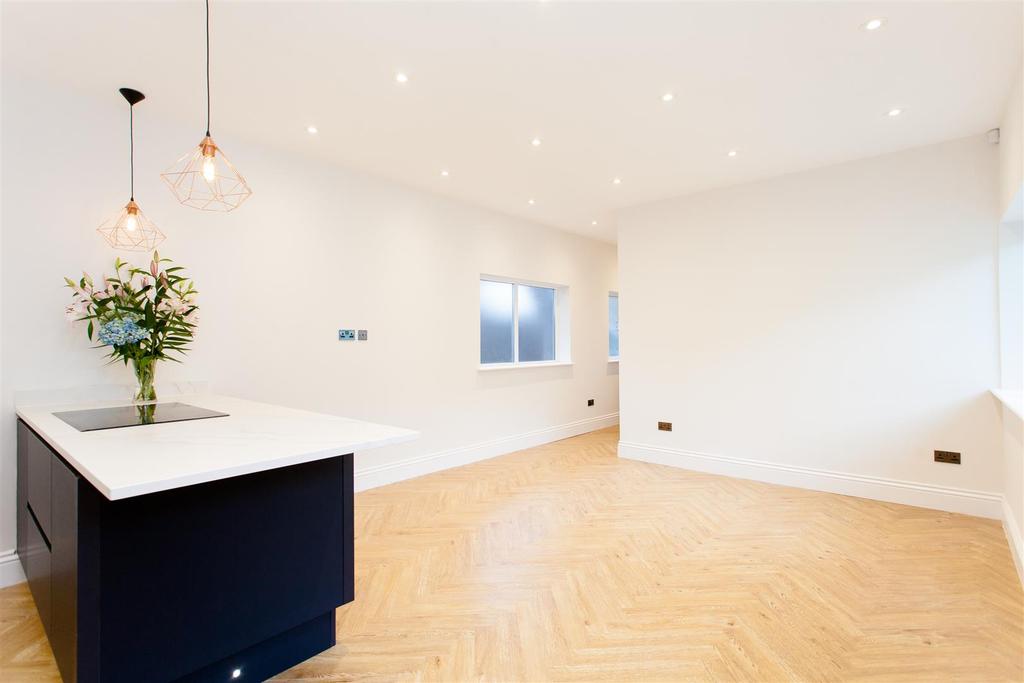 Lounge/Kitchen