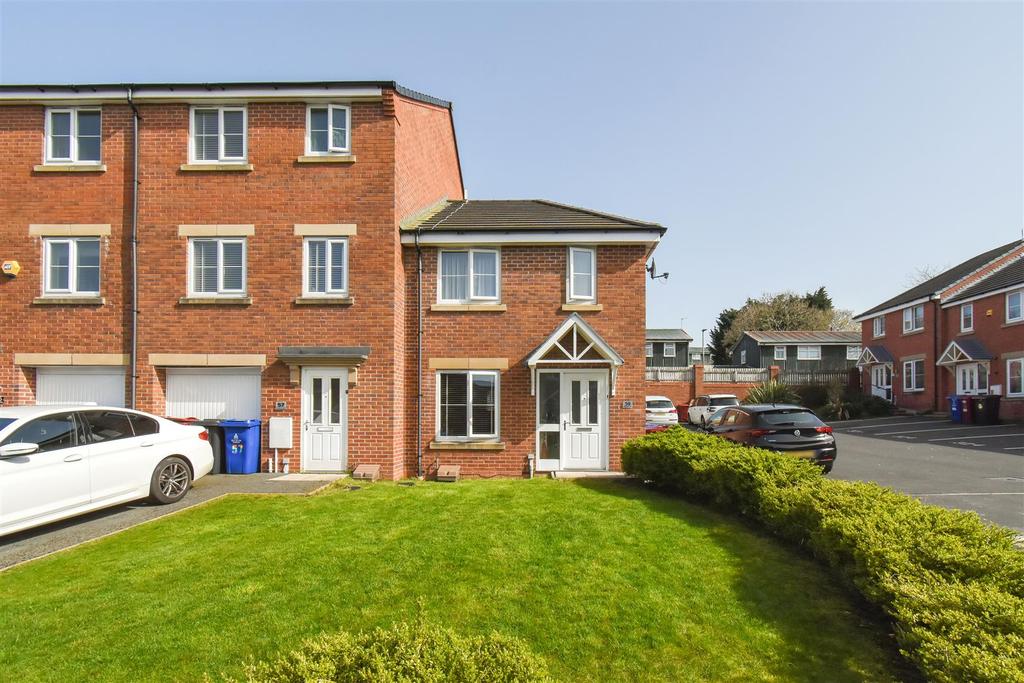 Kirkland Close, Blackburn 3 bed townhouse £150,000