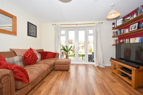35 Hankinson Road, Warwick, CV34 5NF