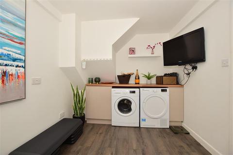 39 Applecross Close, Rochester, ME1 1SQ