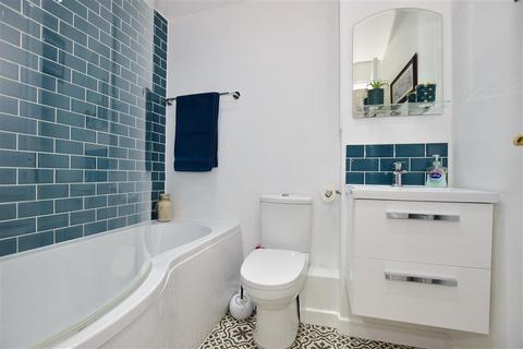 39 Applecross Close, Rochester, ME1 1SQ