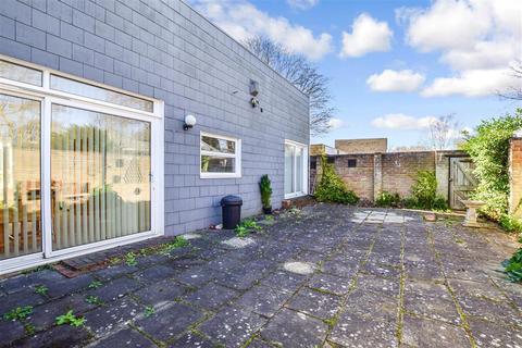 48 Knights Croft, New Ash Green, Longfield, DA3 8HT