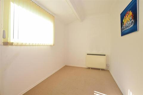 48 Knights Croft, New Ash Green, Longfield, DA3 8HT