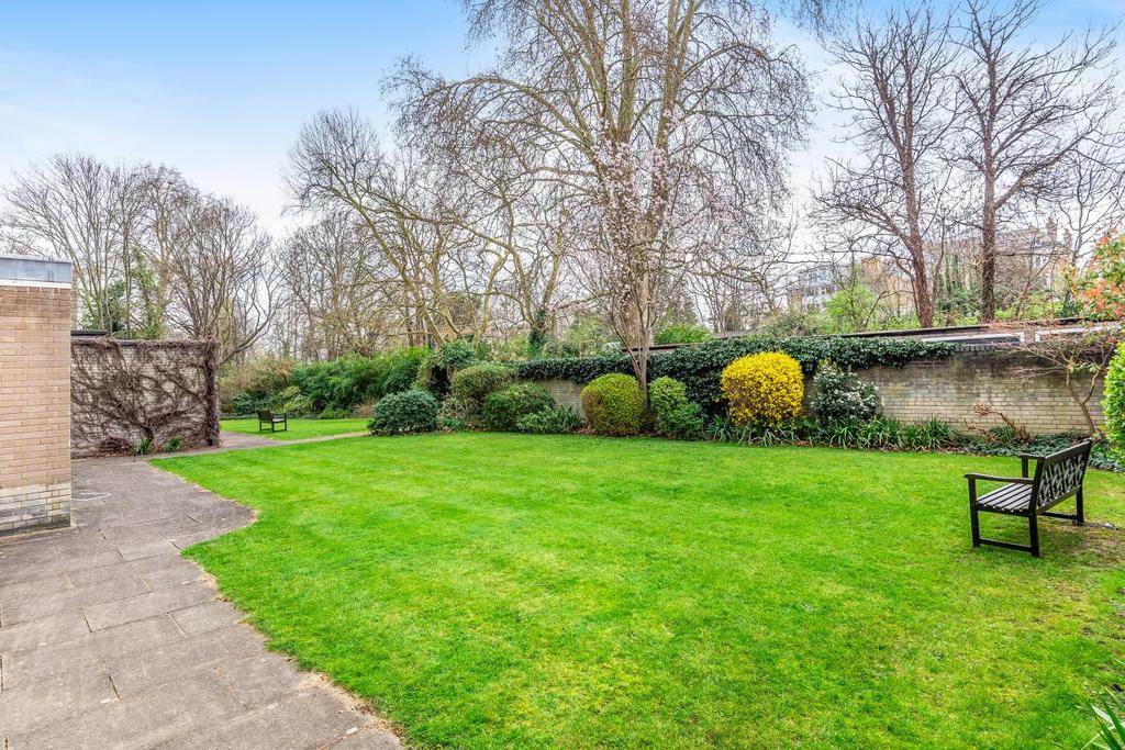 Carlton Drive, Putney 2 bed flat £475,000