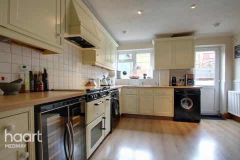 47 Albatross Avenue, Rochester, ME2 2XW