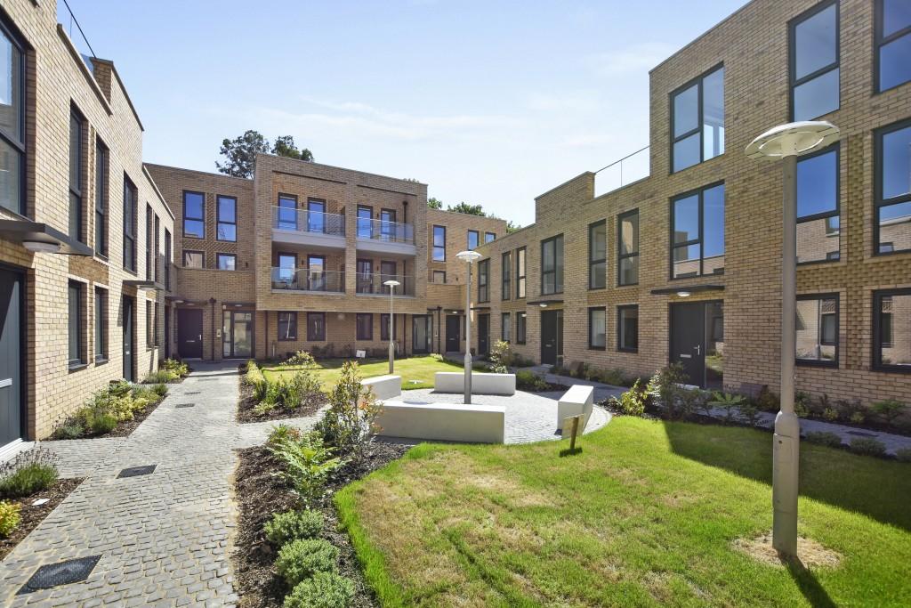 Kempton Mews, London, E62BF 1 bed flat for sale £340,000