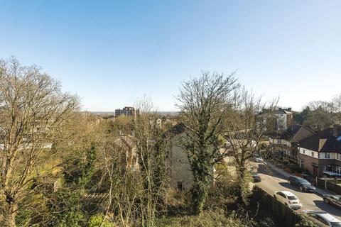 Flat F, 9 Hamlet Road, London, SE19 2AP