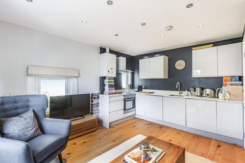 Flat F, 9 Hamlet Road, London, SE19 2AP