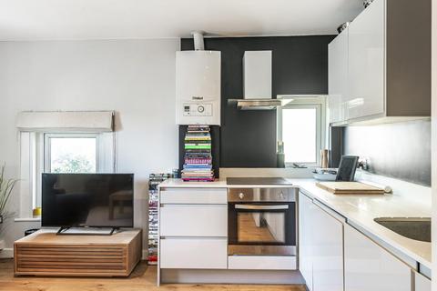 Flat F, 9 Hamlet Road, London, SE19 2AP