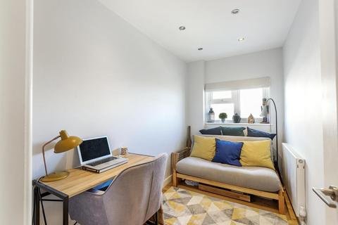 Flat F, 9 Hamlet Road, London, SE19 2AP
