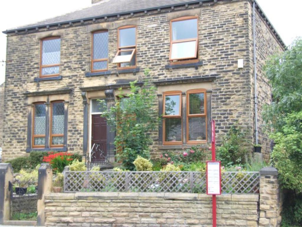 Parkfield Terrace, Pudsey, LS28 7RT 2 bed end of terrace house £225,000
