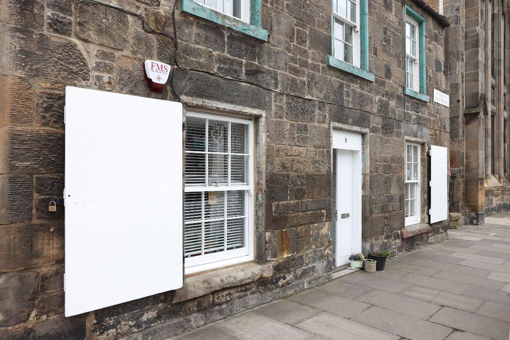 8 Newhaven Main Street, Newhaven, Edinburgh 2 bed flat £235,000