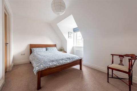 8 Betchworth Place, Pixham, Dorking, RH4 1BF