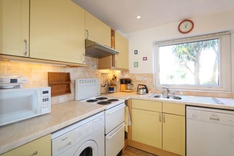 1 Maethlon Close, Tywyn, LL36 0BN
