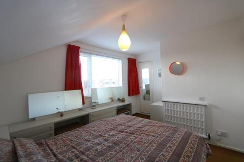 1 Maethlon Close, Tywyn, LL36 0BN