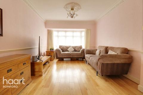 66 Fourth Avenue, Romford, RM7 0UD