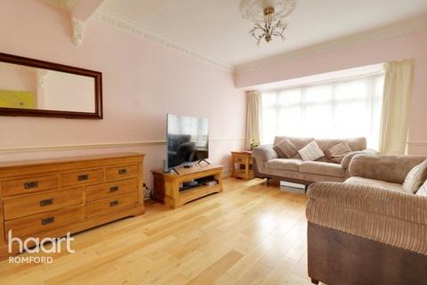 66 Fourth Avenue, Romford, RM7 0UD