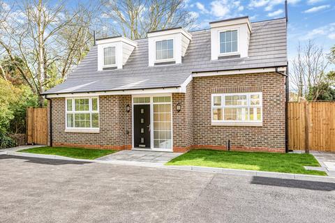 4 bedroom detached house to rent, Friern Park,  North Finchley,  N12