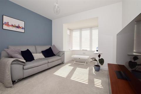 6 Ballard Road, Snodland, ME6 5FW