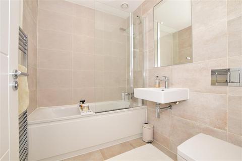 6 Ballard Road, Snodland, ME6 5FW