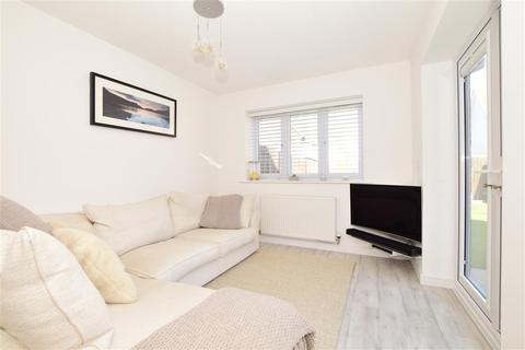 6 Ballard Road, Snodland, ME6 5FW