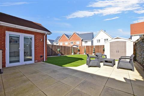 6 Ballard Road, Snodland, ME6 5FW