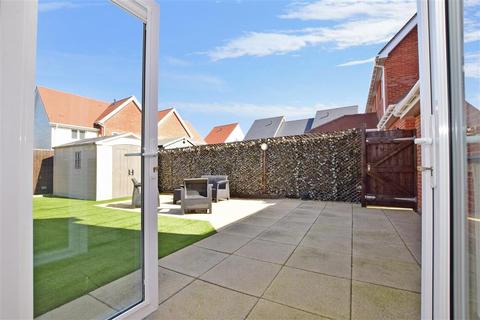 6 Ballard Road, Snodland, ME6 5FW