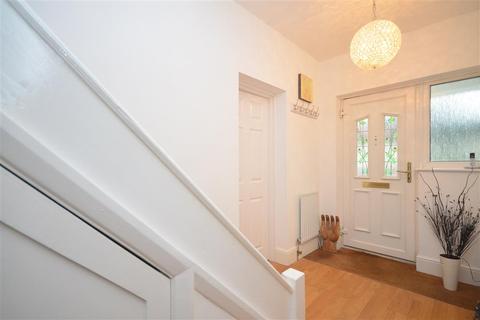 18 Derek Avenue, West Ewell, Epsom, KT19 9HR