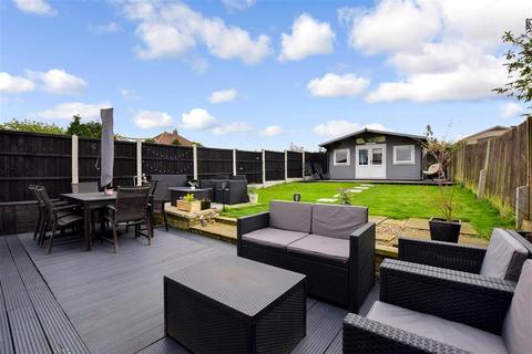 18 Derek Avenue, West Ewell, Epsom, KT19 9HR