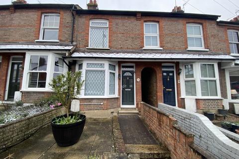 2 bedroom terraced house to rent, Station Road, Radlett