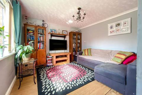 24 Frederick Thomas Road, Dursley, GL11 6NB