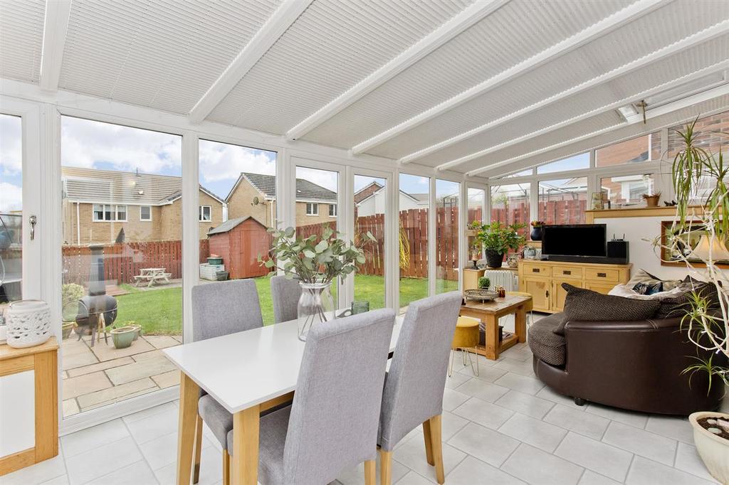 Old Golf Course Road, Armadale 4 bed house £250,000