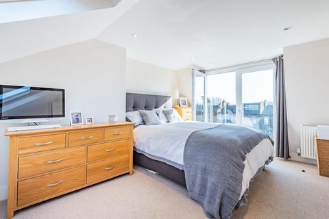 87 Nelson Road, London, SW19 1HU