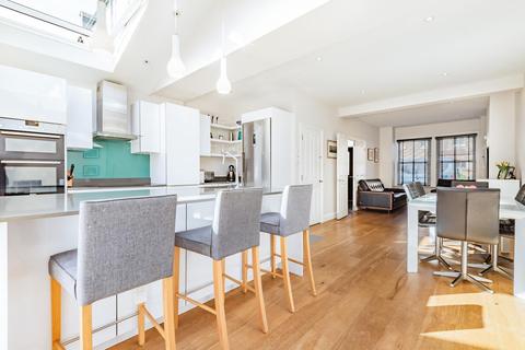 87 Nelson Road, London, SW19 1HU