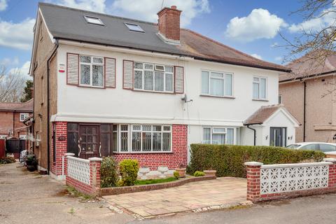372 Balmoral Drive, Hayes, UB4 8DL