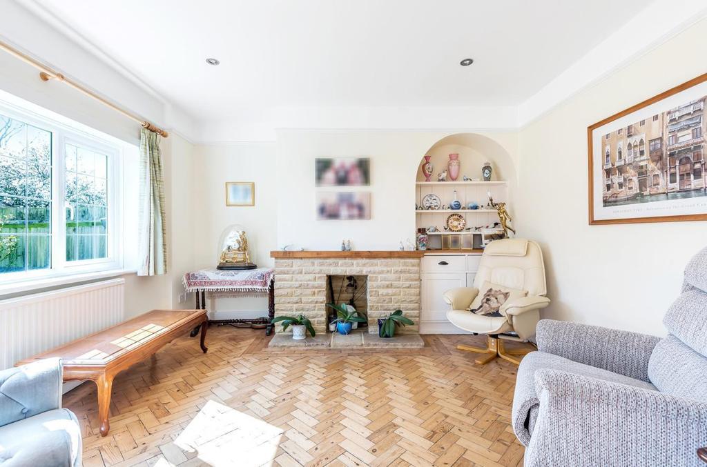 Winterpit Lane, Mannings Heath, RH13 2 bed semidetached house £450,000