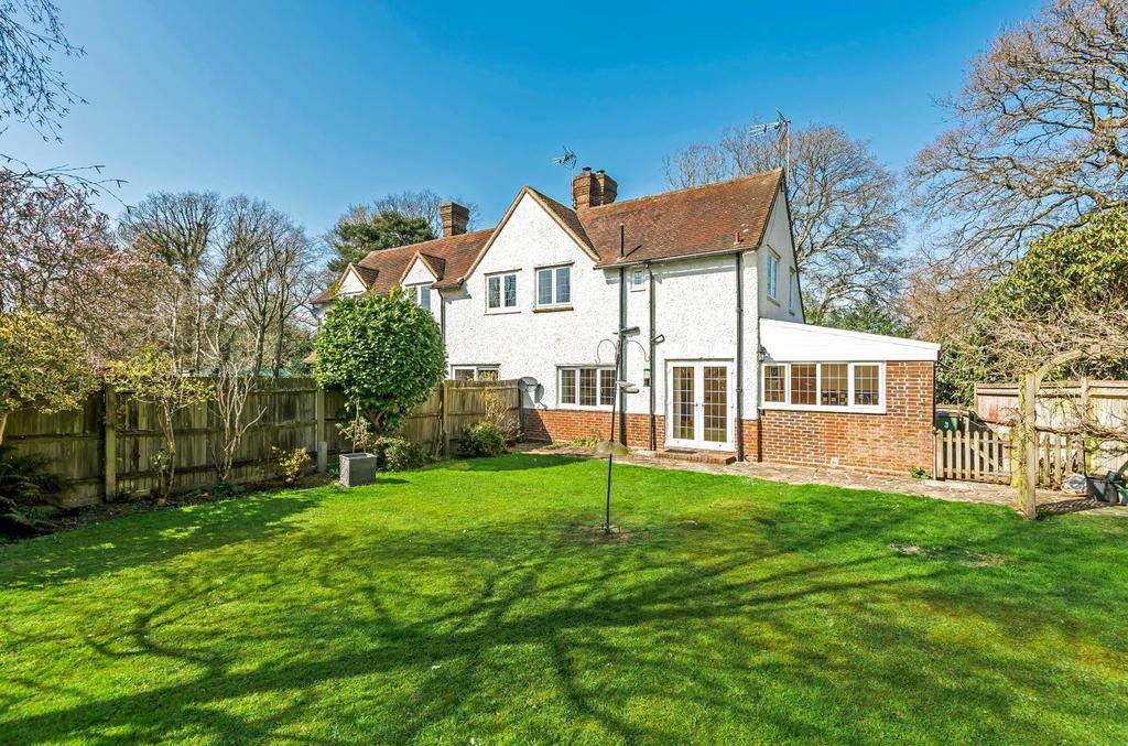 Winterpit Lane, Mannings Heath, RH13 2 bed semidetached house £450,000