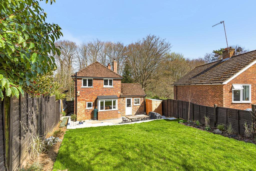 Eashing Lane, Godalming, GU7 2 bed detached house £465,000