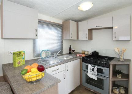 Bromley Caravan Kitchen 1 1181x787