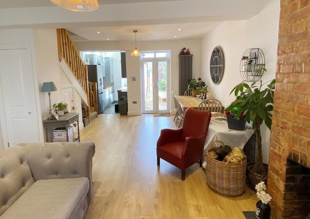Moore Street, Poets Corner, Northampton NN2 7HU 2 bed terraced house