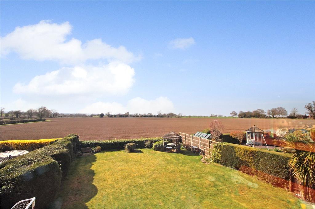 Brickle Road, Stoke Holy Cross, Norwich, Norfolk, NR14 4 bed detached house £375,000