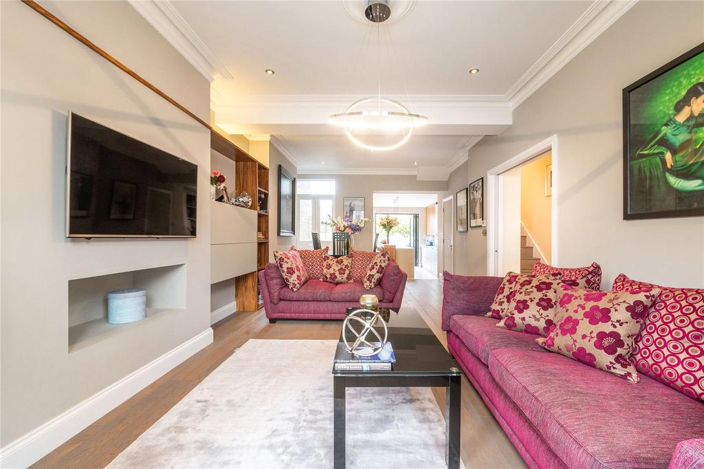 Bective Road, London 4 bed end of terrace house £4,000 pcm (£923 pw)