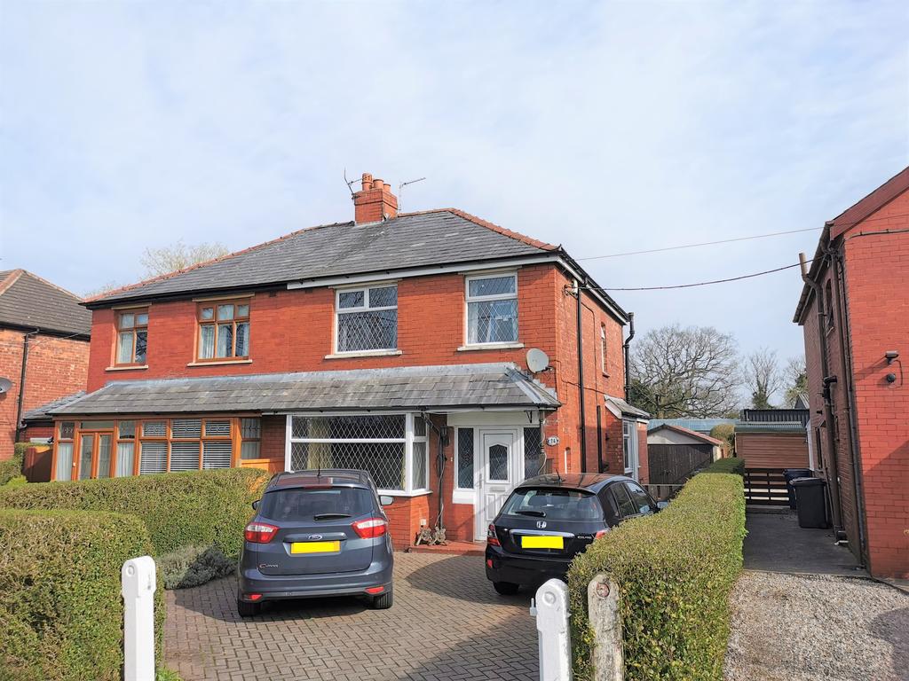 BANNISTER LANE, FARINGTON MOSS... 3 bed semidetached house £225,000