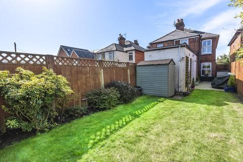 8 Hare Lane, Godalming, GU7 3EE