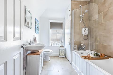 8 Hare Lane, Godalming, GU7 3EE