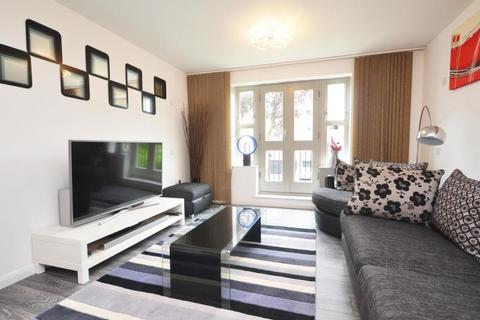 5 Meadowbank Close, Isleworth, TW7 4FB