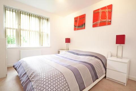 5 Meadowbank Close, Isleworth, TW7 4FB